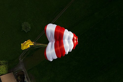 Nova Beamer 3 - Parachute de secours Rogallo Pilotable