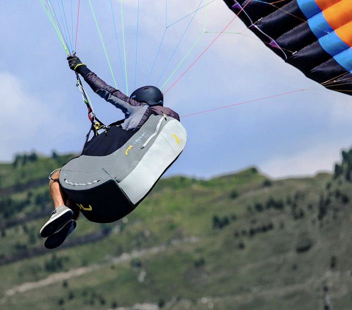 How to choose your paragliding harness in 2026